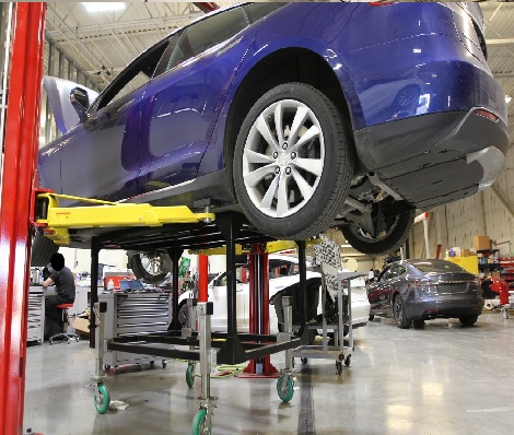 Entretien et réparation de voitures hybrides et électriques chez EXPRESS AutoCare Laval